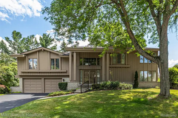 3265 Bloomfield Shore Drive, WestBloomfield, MI 48323