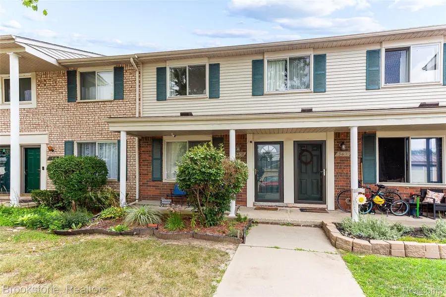 13408 Denver Circle N, Sterling Heights, MI 48312 - #2