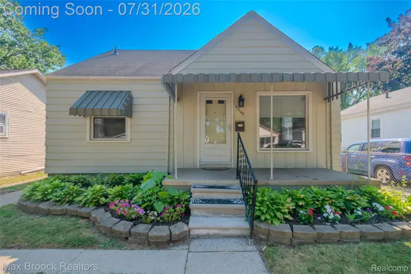 23100 Hoover Avenue, HazelPark, MI 48030