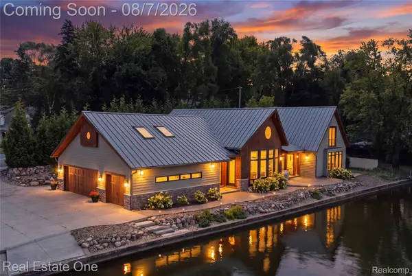 9276 Silverside, SouthLyon, MI 48178