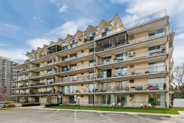 8300 E Jefferson Avenue #307, Detroit, MI 48214