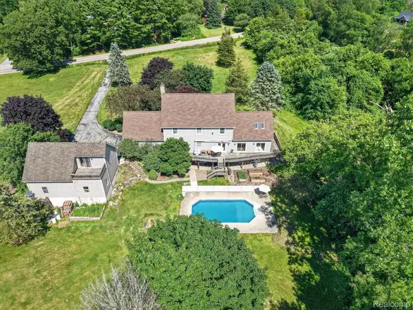 8114 Chilson Road, Pinckney, MI 48169