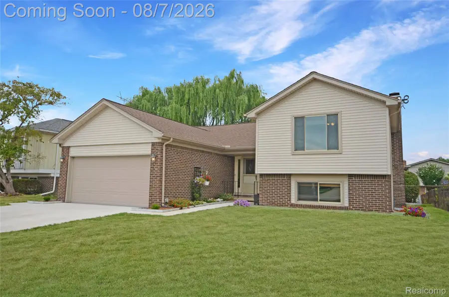 2061 Michael Drive, Sterling Heights, MI 48310 - #3