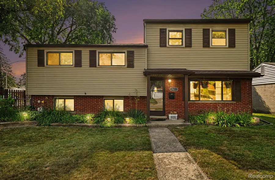 34211 Viceroy Drive, Sterling Heights, MI 48310 - #2