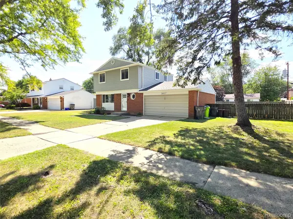 36817 Barr Street, ClintonTownship, MI 48035