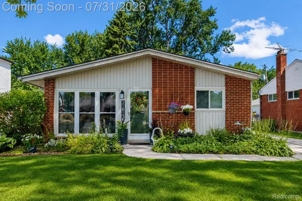 21613 Parkway Street, StClairShores, MI 48082
