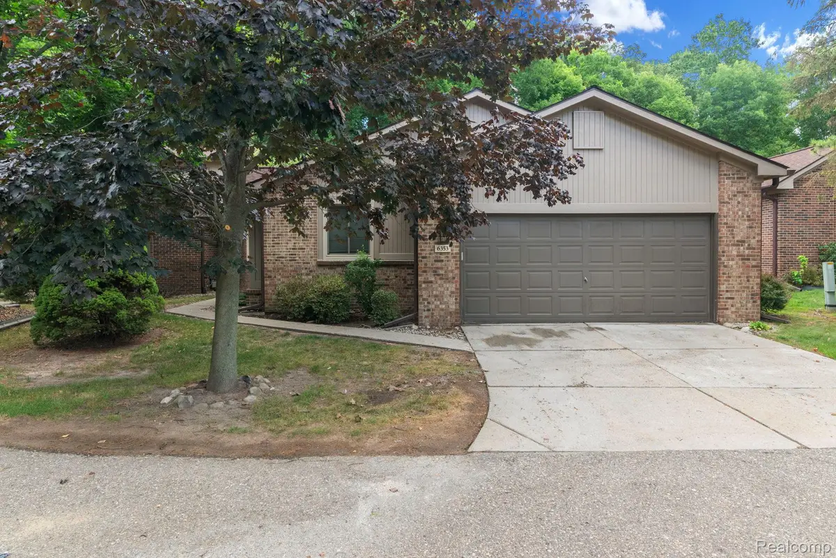 6353 Brookview Lane, West Bloomfield, MI 48322 - #1