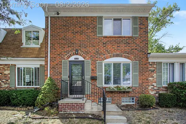 1928 S Wickham W, RoyalOak, MI 48073