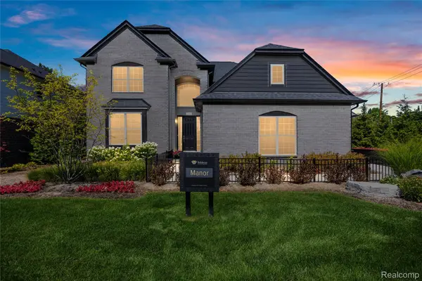 2113 Kohli Drive, Troy, MI 48083