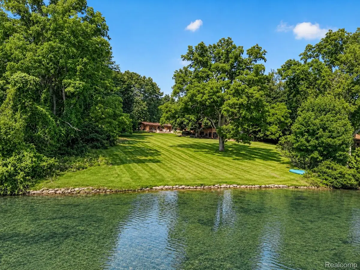 1425 Clarendon Road, Bloomfield, MI 48302 - #1