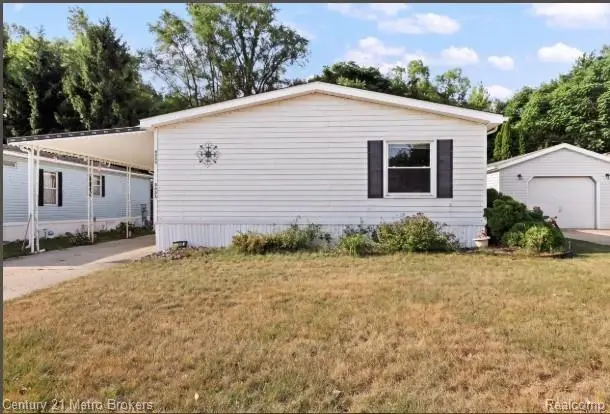 3053 E Bay Drive, Fenton, MI 48430 - #2