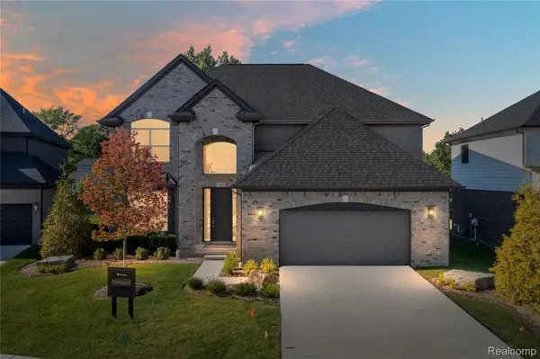 2085 Kohli Drive, Troy, MI 48083