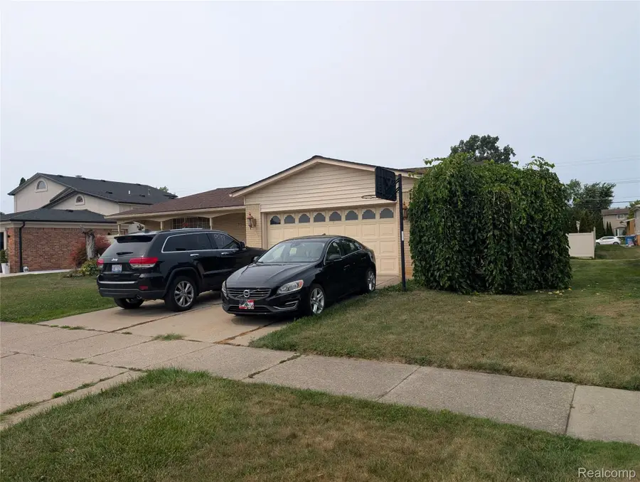 27072 Simone Street, Dearborn Heights, MI 48127 - #3