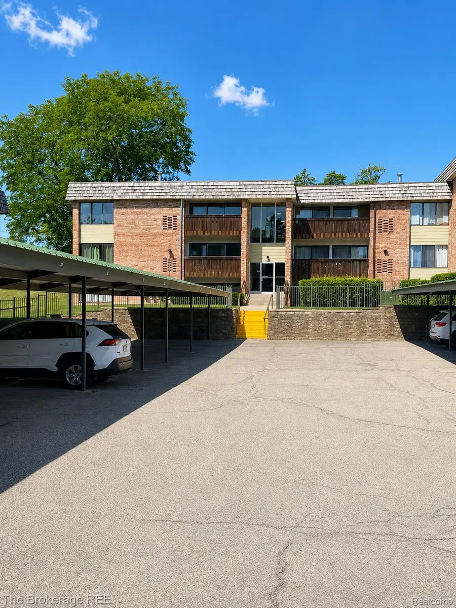 1325 S Maple Road #301, Ann Arbor, MI 48103 - #2