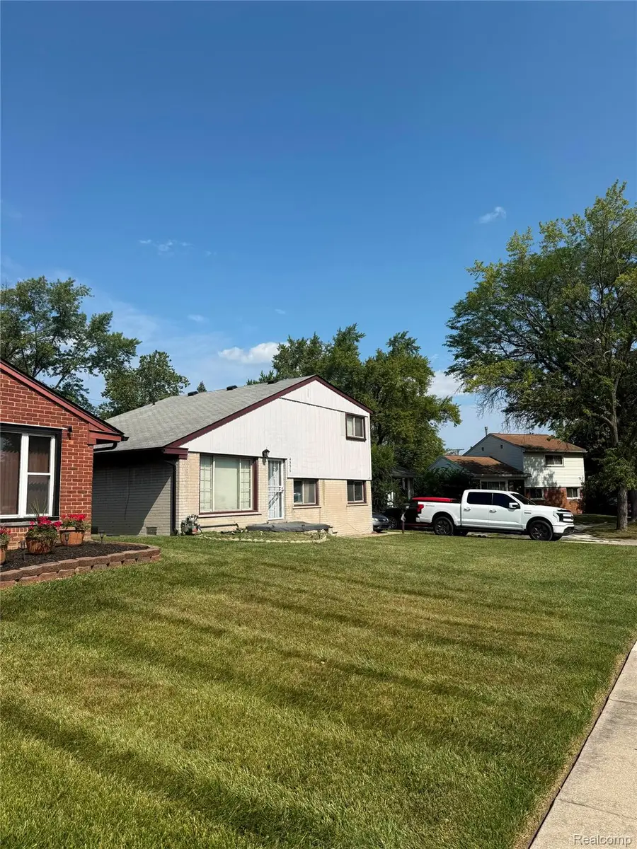 4556 Cleveland Street, Wayne, MI 48184 - #2