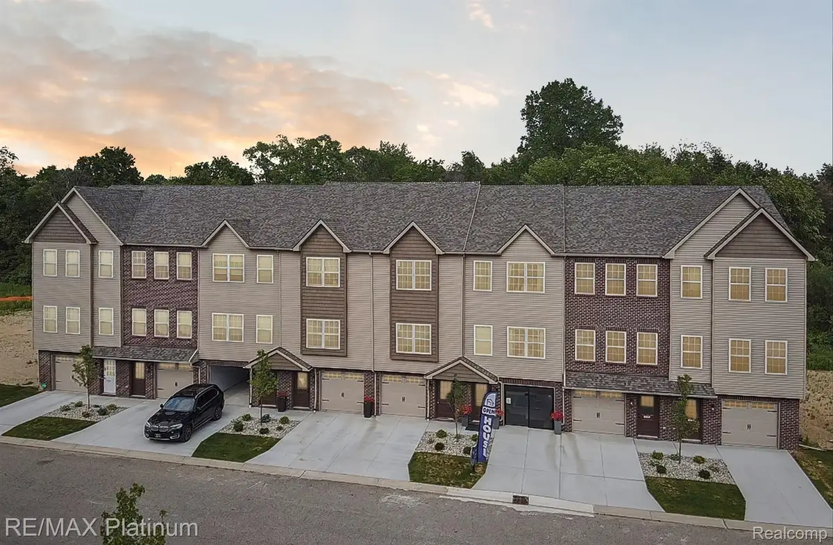1666 Pinecroft Lane, Howell, MI 48855 - #1