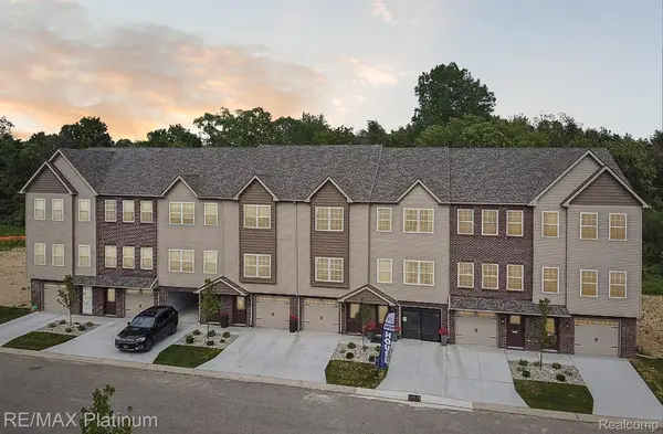 1666 Pinecroft Lane, Howell, MI 48855