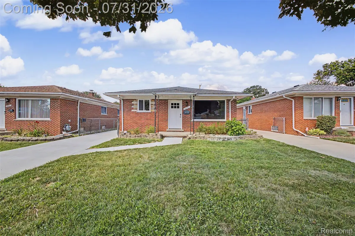 6561 N Lafayette Street, Dearborn Heights, MI 48127 - #1