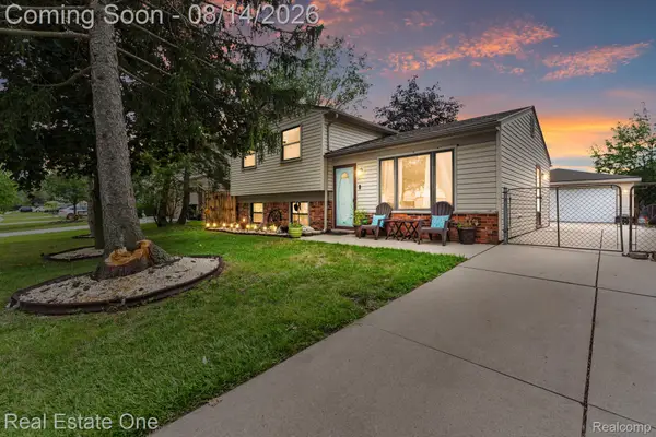 30374 Torry Avenue, FlatRock, MI 48134