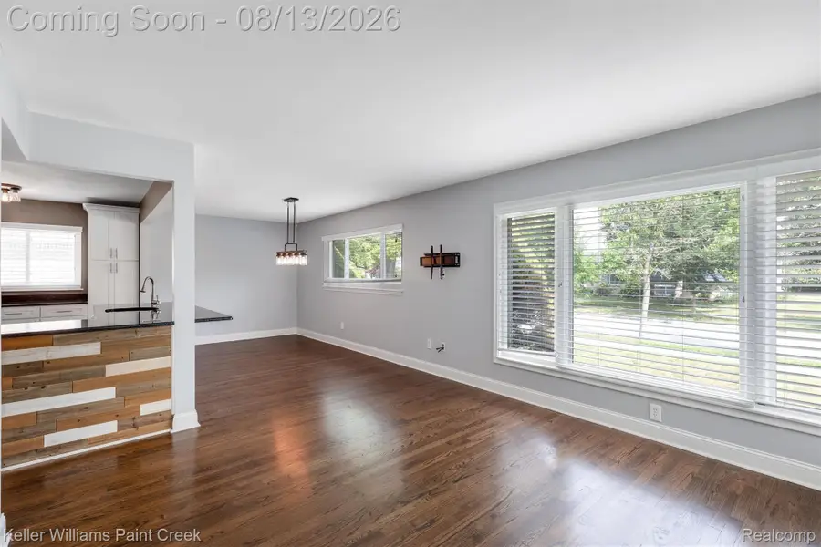 706 E Windemere Avenue, Royal Oak, MI 48073 - #2