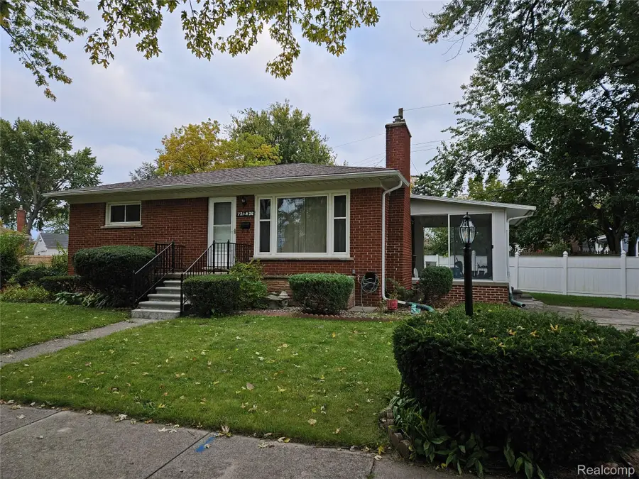 721 North Drive, Wyandotte, MI 48192 - #3