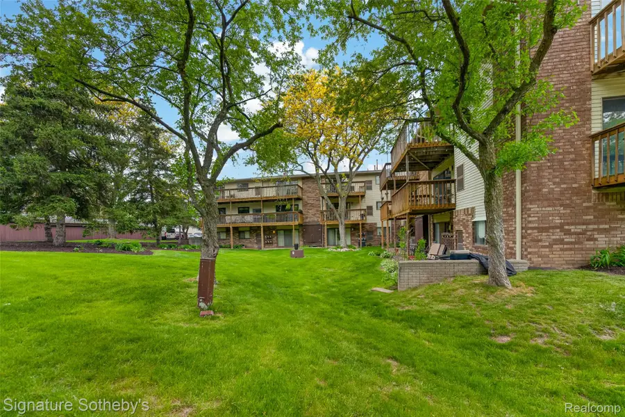 875 S Pontiac Trail #B208, Walled Lake, MI 48390 - #2