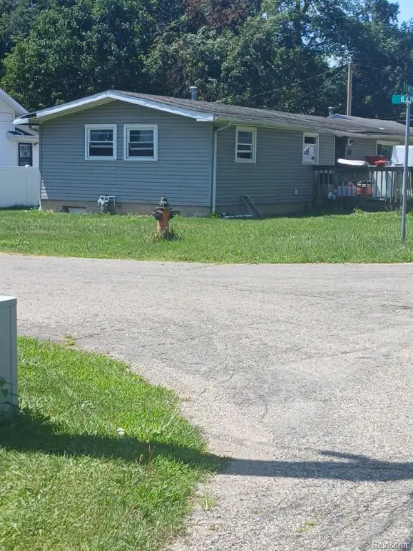 917 E West Street, Sturgis, MI 49091 - #2