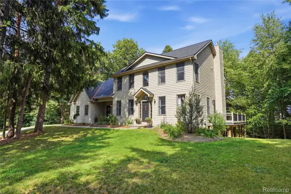 9619 Tree Top Court, Pinckney, MI 48169