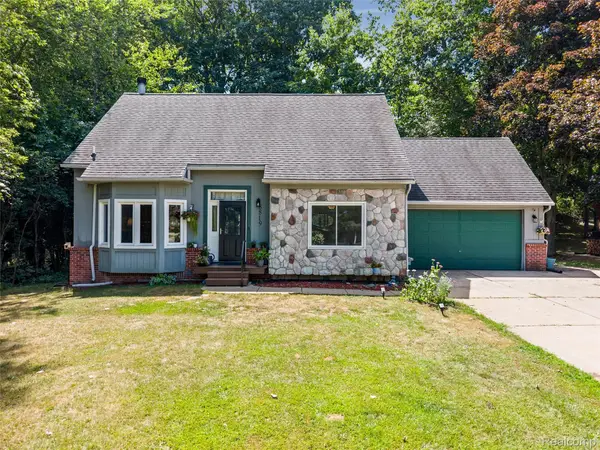 8819 Woodshire Drive, WhiteLake, MI 48386