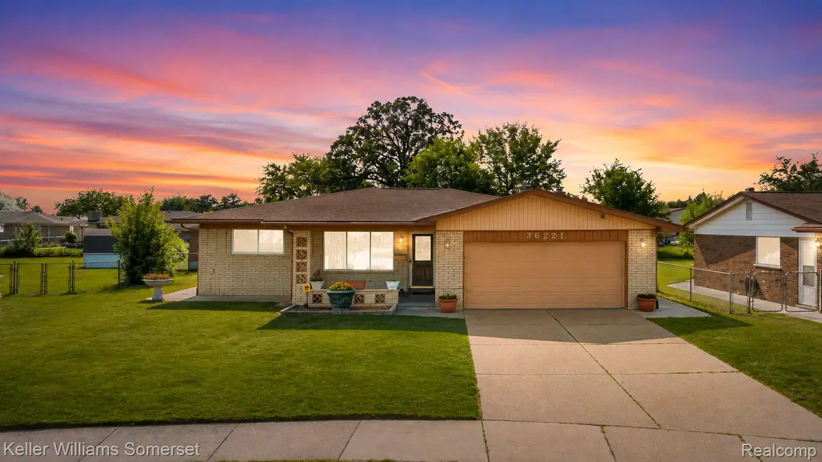 36221 Pickwick Court, Sterling Heights, MI 48310 - #1