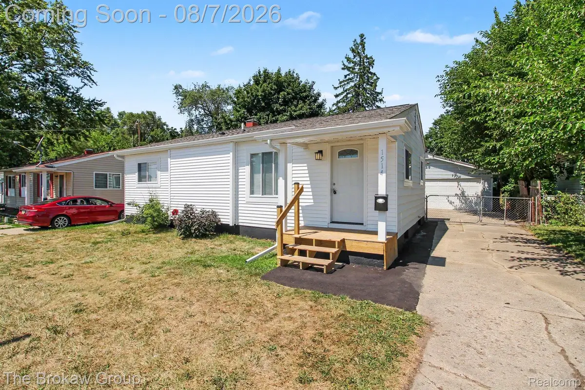 1514 W Atherton Road, Flint, MI 48507 - #1
