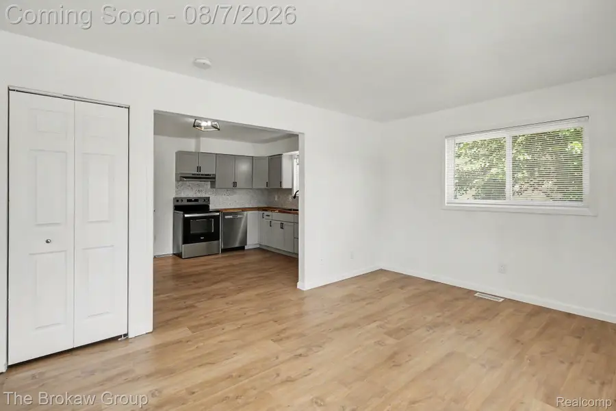 1514 W Atherton Road, Flint, MI 48507 - #3