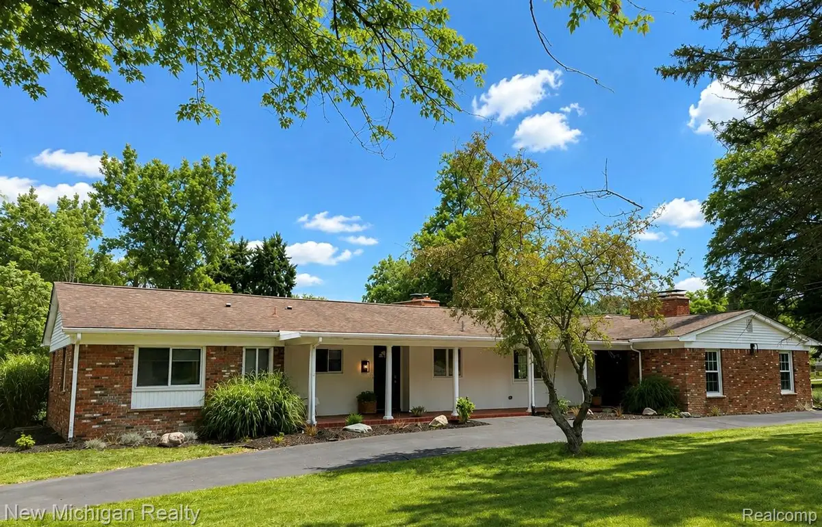 34281 W Thornbrook Drive, Farmington, MI 48335 - #1
