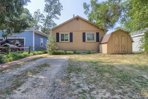 2475 Jackson Boulevard, Highland, MI 48356