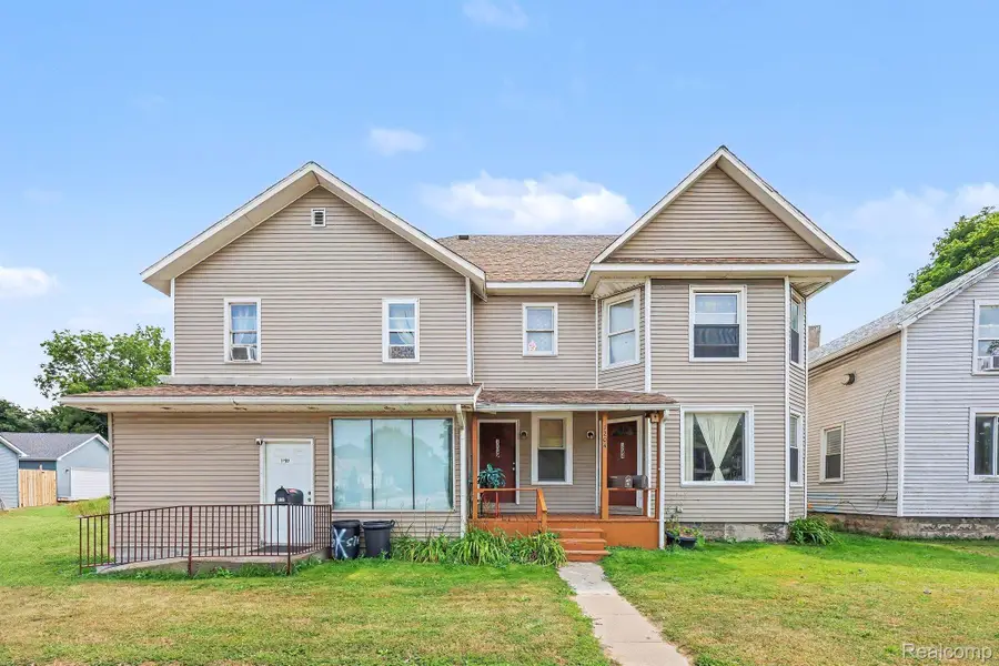 1202 Lapeer Avenue, Port Huron, MI 48060 - #2