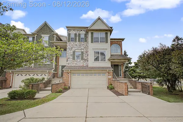 9 Lyons Court, Dearborn, MI 48126