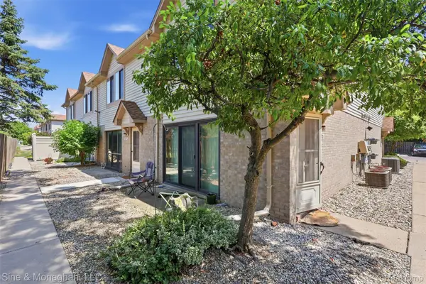38571 Wellington Drive, ClintonTownship, MI 48036