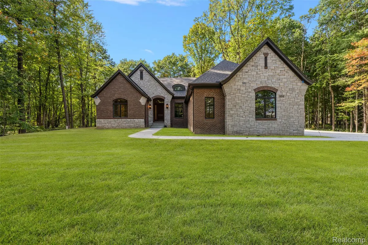 2280 Heidi Drive, Oxford, MI 48370 - #1