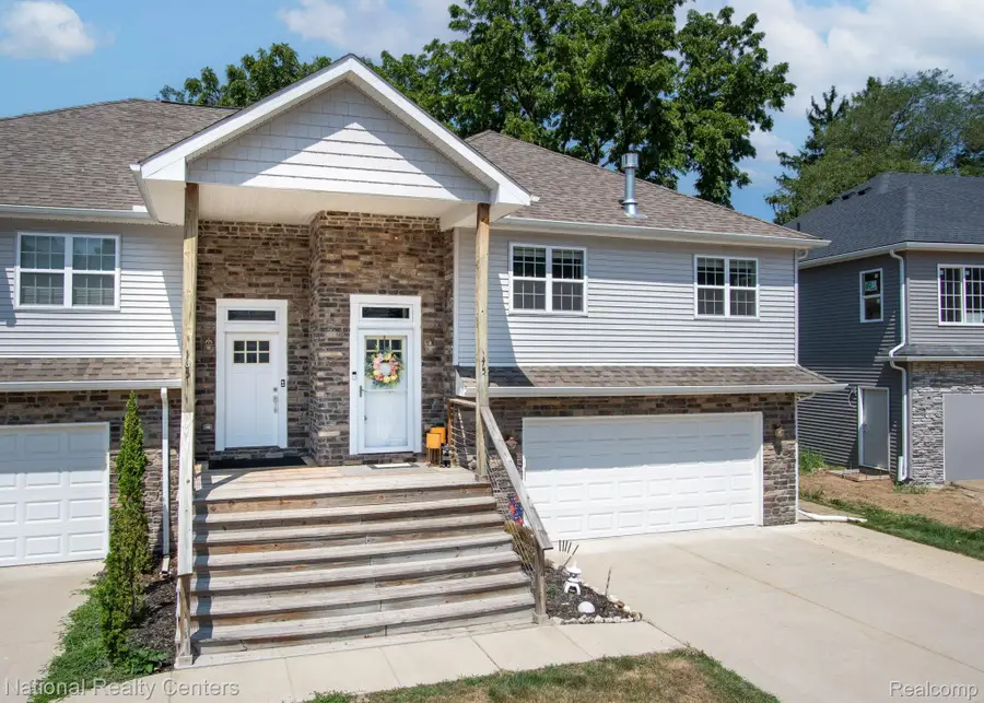 175 Whispering Pines Drive, Fenton, MI 48430 - #2