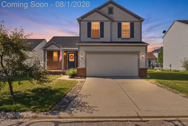 5189 Meadow Crest Circle, Holly, MI 48442