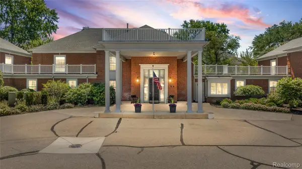 17111 E Jefferson Avenue #10, GrossePointe, MI 48230