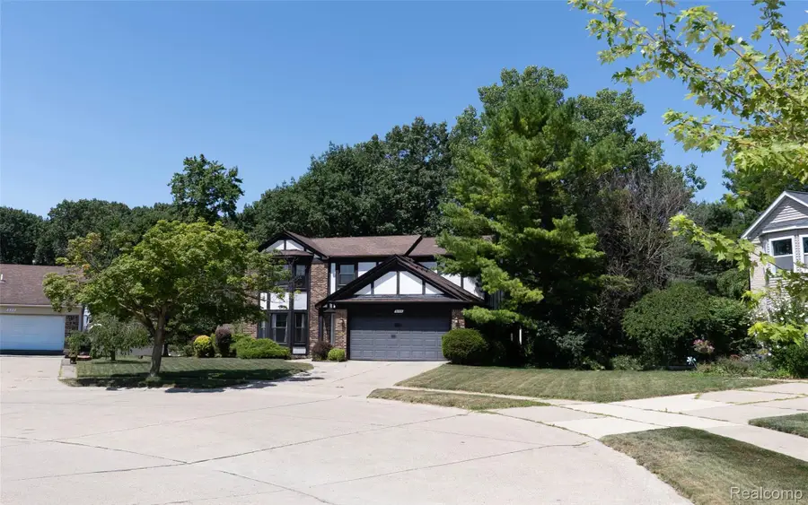649 Bedford Drive, Westland, MI 48185 - #2