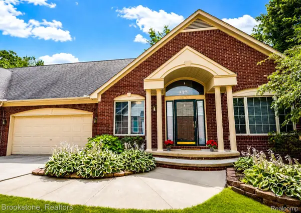 16400 Ventura Circle, ClintonTownship, MI 48038