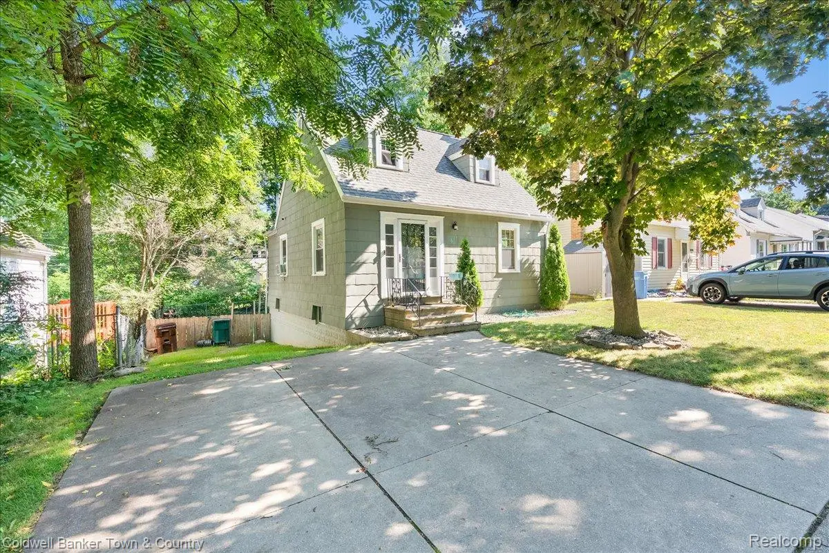 617 Irvington Avenue, Lansing, MI 48910 - #1