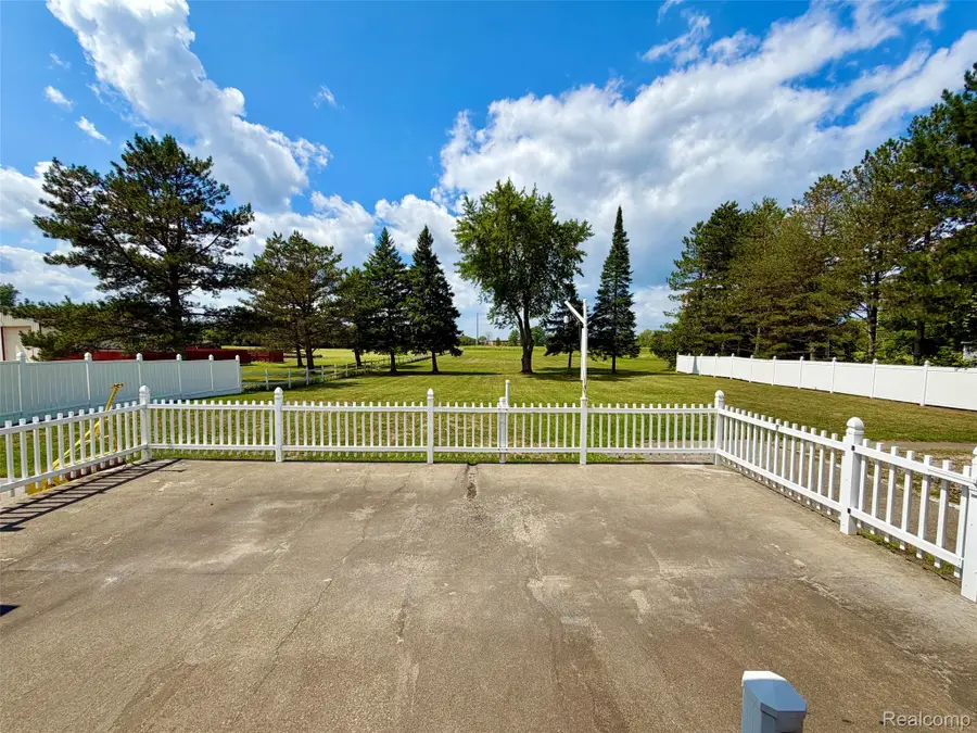 1222 Howe Road, Burton, MI 48509 - #3