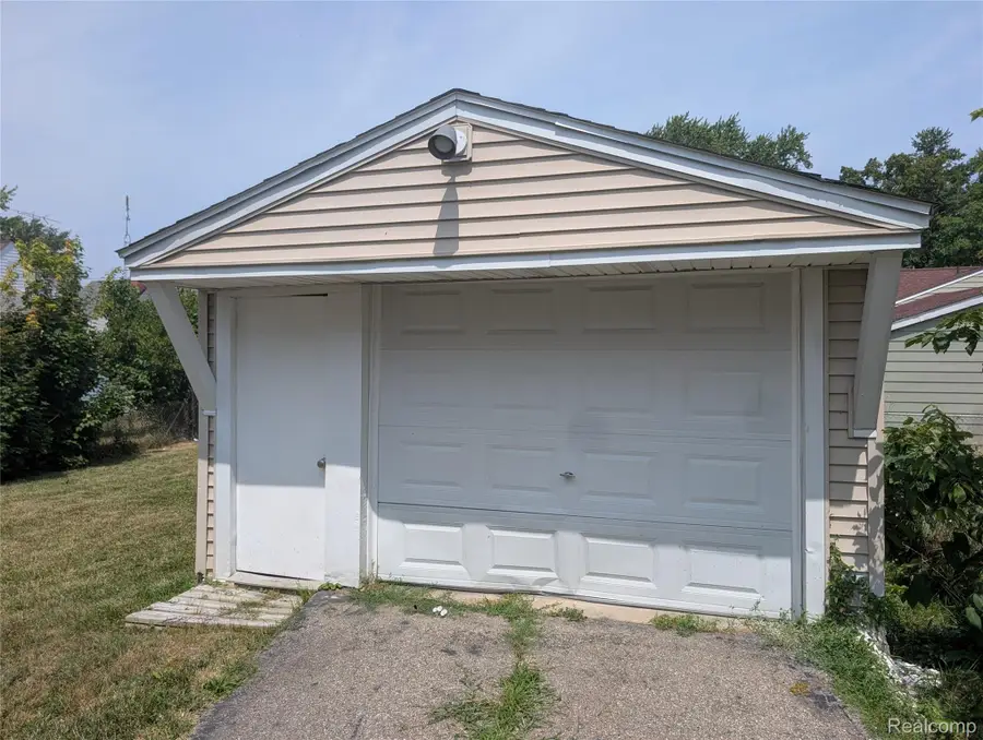 636 Waldman Avenue, Flint, MI 48507 - #3