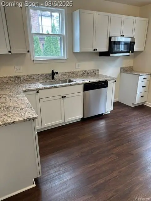 15346 Camden Avenue, Eastpointe, MI 48021 - #2