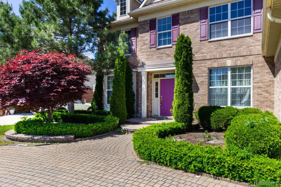 42575 Silverwood Drive, Sterling Heights, MI 48314 - #3