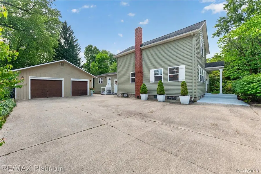 209 S Barnard Street, Howell, MI 48843 - #2