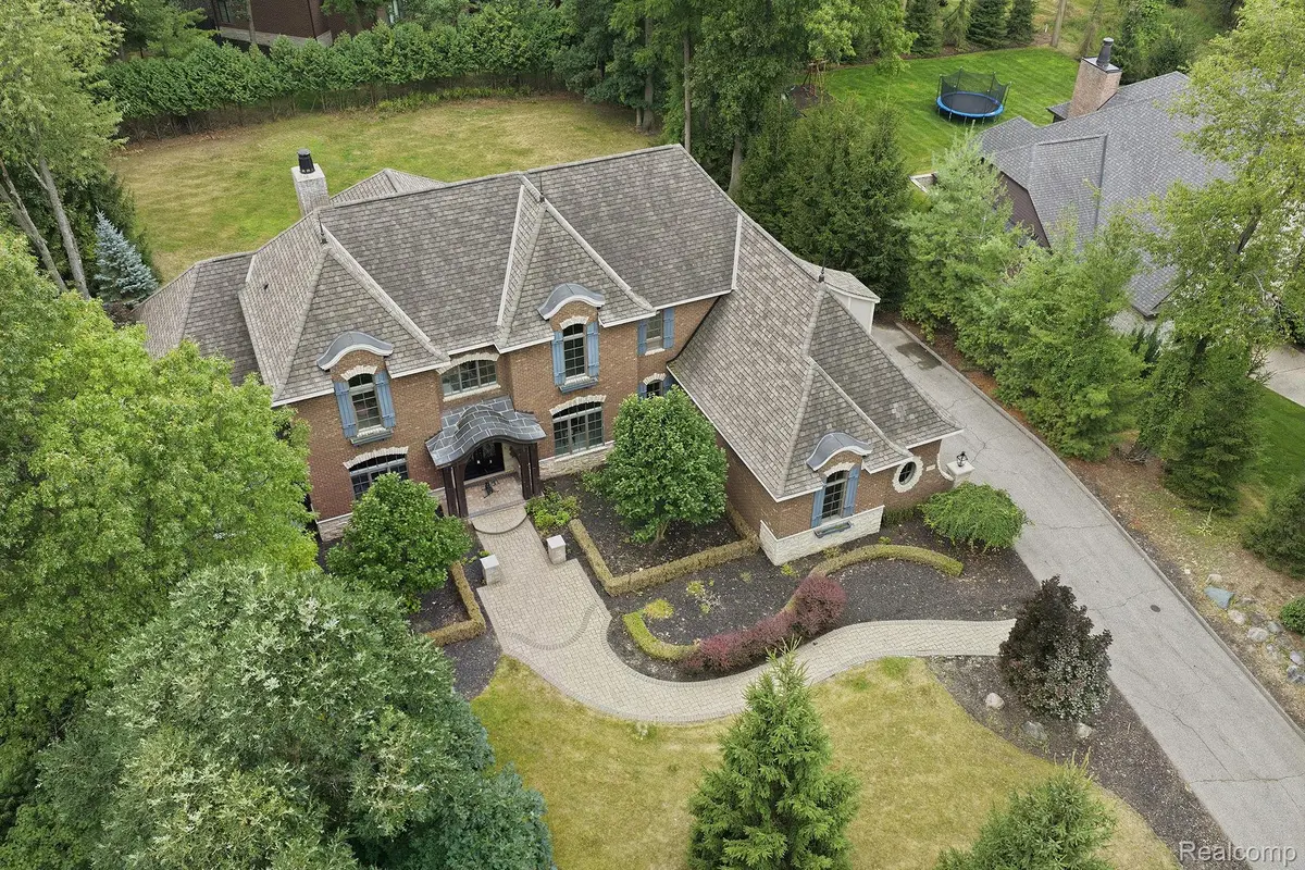 2707 Turtle Lake Drive, Bloomfield, MI 48302 - #1